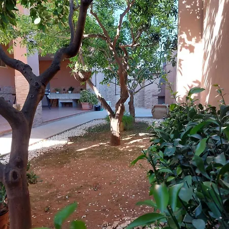 Casa Con Giardino Giacalone Lejlighedshotel Mazara del Vallo