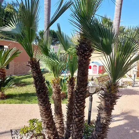 Casa Con Giardino Giacalone