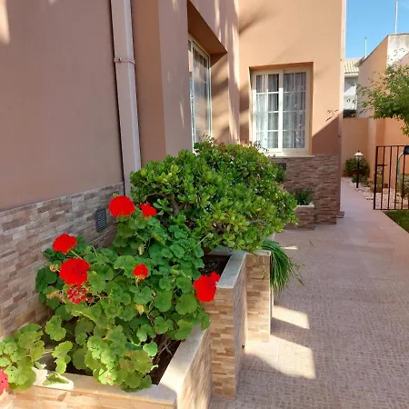 Casa Con Giardino Giacalone *