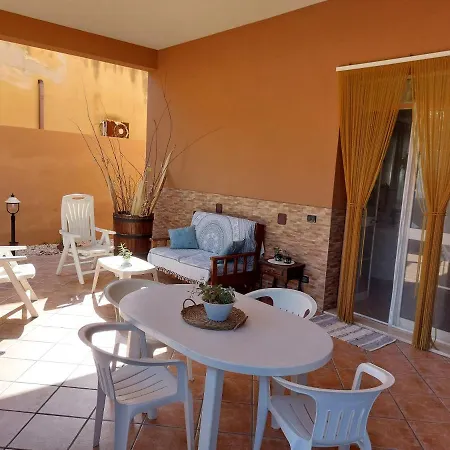 Casa Con Giardino Giacalone *